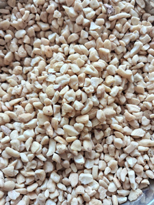 Noix de cajou brutes séchées de qualité supérieure, morceaux naturels brisés, collation pour la transformation alimentaire et la vente en gros - Product Image 1