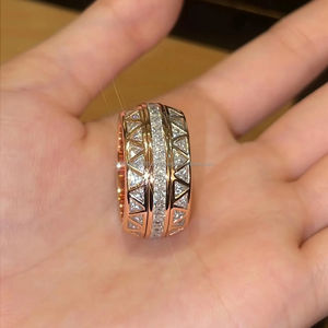 แหวนเงินแท้ 925 ชุบทองคำสีกุหลาบ ดีไซน์เรขาคณิตแบบฮิปฮอป ประดับเพชรทรงเหลี่ยมเจียระไน แหวนคู่รักสำหรับงานแต่งงาน - Product Image 6