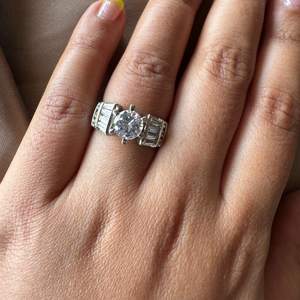 Anillo Solitario de Moissanita con Corte Redondo, Diseño Creativo, para Mujer, Plata 925 Original, Estilo Clásico, Anillo de Compromiso para Enamorados - Product Image 5