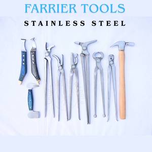 Kit de sablage de sabots robuste en acier inoxydable de qualité industrielle, conçu pour l'entretien quotidien des sabots, avec écarteur et extracteur de fer à cheval - Product Image 6