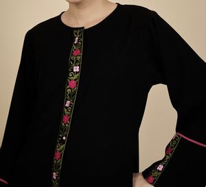 Nouvelle Robe Abaya Modeste Style 2026 Vêtement Islamique Ouvert sur le Devant pour Femmes Musulmanes Longue Robe en Polyester à Motifs Floraux - Product Image 3
