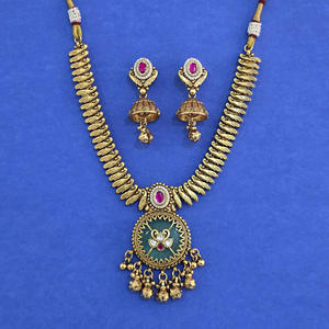 Mayoristas de Joyería Artificial de Moda en India, Conjunto de Collar de Estilo Antiguo con Baño de Oro Mate 231489 - Product Image 1