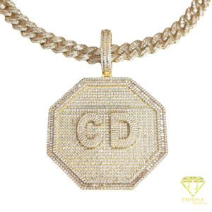 Colgante de Diamante Cultivado en Laboratorio de Lujo, Forma Hexagonal con Inicial, Superficie Brillante, Acabado en Tono Dorado, Personalizado - Product Image 1