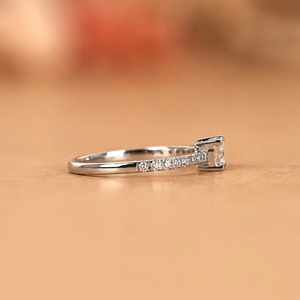 Anillo de Mujer Elegante y Lujoso con Diamante Solitario Lapidado en Oro Sólido de 14K, Certificado IGI, Disponible en Blanco, Amarillo y Rosa - Product Image 6