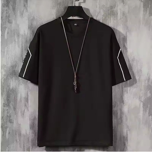 ชุดเซ็ตเสื้อยืดและกางเกงขาสั้นผู้ชาย พิมพ์โลโก้ได้ตามต้องการ สไตล์ลำลอง ใส่สบายสำหรับฤดูร้อน ผ้าฝ้ายแห้งเร็ว ชุด 2 ชิ้น - Product Image 4