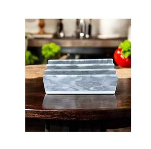 Support de planche à découper en marbre blanc de luxe avec design multi-fentes, organisateur de comptoir de cuisine moderne pour le rangement des planches à découper - Product Image 1