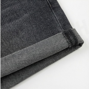 Shorts de Mezclilla Premium para Mujer, Diseño Desgastado y Roto, Estilo Boyfriend, con Logotipo en la Cintura - Product Image 6