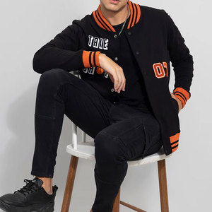 Veste universitaire homme orange et noire, broderie lettres, style preppy, coupe classique, col rabattu, simple boutonnage - Product Image 2