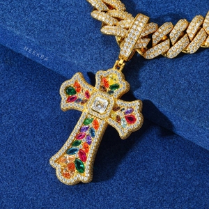 Pendentif Croix Multicolore Arc-en-ciel Sertie de Moissanite en Argent 925 – Bijou Tendance à Forte Brillance - Product Image 3