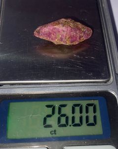 หินหยาบทับทิมธรรมชาติ26กะรัตจาก Kenya femos John ซาอูลเหมือง - Product Image 5