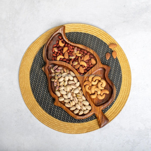 Assiettes à feuilles de bois de teck de qualité supérieure-Plats de service de fête élégants et écologiques - Product Image 1