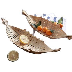 Plateau en rotin tressé de qualité restaurant avec motif floral pour la présentation des sushis, fabriqué au Vietnam - Product Image 1