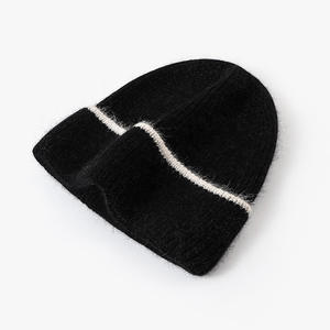 Bonnets d'hiver unisexes pour adultes en acrylique 100% tricoté, marque privée, avec logo personnalisé pour l'identité de la marque - Product Image 4