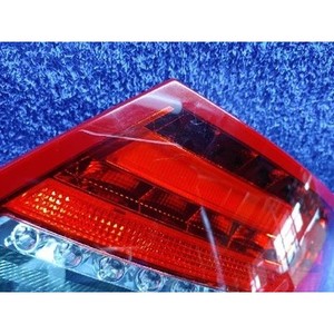 ไฟท้ายขวามือสองสำหรับรถยนต์ C-class รุ่น 2049060503 - Product Image 2