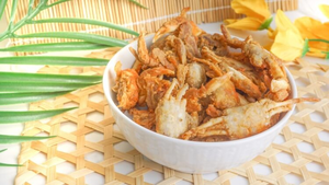 RETAIL VIETNAM Crispy Baby Crab Snack <b>Sweet</b> Spicy Flavor 3.53oz Jar for <b>Beer</b> Snacks Bars Restaurants and Seafood Retailers - Product Image 3