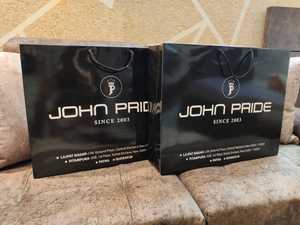 Wholesale Luxury Glossy Black <b>Paper</b> Shopping Bags with Custom Logo and Rope Handles for Clothing Retail Boutique Gift and Brand - Product Image 1