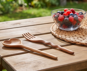 Ensemble cuillère et fourchette en bois fait main, design minimaliste, écologique, pour le camping, les événements hôteliers et les mariages - Product Image 4
