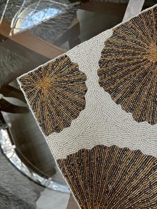 Camino de Mesa Bordado con Patrón Floral Marrón, Decoración Moderna para el Hogar, Lavable - Product Image 2