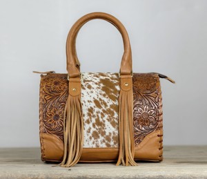 Bolsa de Viaje Speedy 100% Cuero Genuino con Panel de Piel de Vaca y Detalle Floral, Color Marrón con Borlas Blancas, Estilo Casual, Cierre de Cremallera - Product Image 1