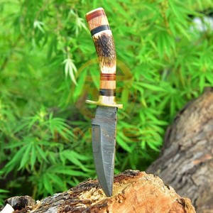 Cuchillo de Caza Damasco Hecho a Mano Personalizado con Mango de Asta de Ciervo, Cuchillo de Supervivencia de Hoja Fija para Camping con Funda de Cuero Genuino OEM - Product Image 4