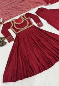 Vestido Maxi Anarkali de Algodón Romano Pesado para Fiesta con Bordado de Lentejuelas, Koti, Dupatta de Cuatro Metros con Vuelo y Conjunto Palazzo - Product Image 6