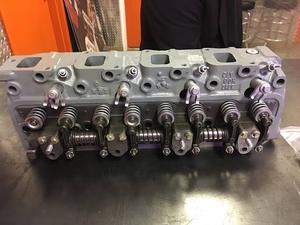 Culasse de moteur diesel authentique pour tous les modèles de moteurs CAT C13, durable et de qualité export. - Product Image 1