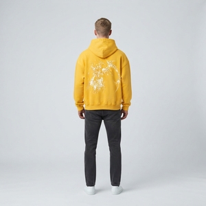 Sudadera de Hombre Estilo Vintage en Amarillo Mostaza con Estampado Gráfico Personalizado de Estrella - Product Image 3