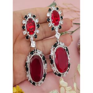 Hermosos Pendientes de Moissanita Plateados en Plata de Primera Calidad para Mujeres y Chicas, Ideales para Looks de Noche y Fiestas - Product Image 1