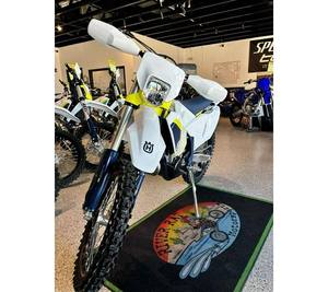 Meilleure moto tout-terrain Husqvarna FE 450 New Dual Sport 2025 - Product Image 1