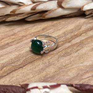 Bague en malachite florale, minimaliste, en laiton plaqué or/argent pour femme, design élégant de fleurs, vente en gros - Product Image 1