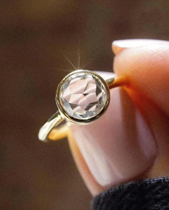 แหวนหมั้นเพชรโมอิสซาไนต์ทรงโรสคัท 1.51 กะรัต ตัวเรือนเงินแท้ 925 ดีไซน์มินิมอล เรียบหรู เหมาะสำหรับขอแต่งงาน งานแต่งงาน หรือเป็นของขวัญวันครบรอบ - Product Image 3