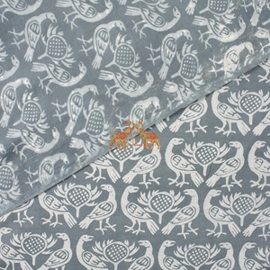 Nouveauté : Tissu kashish en coton imprimé à la main avec des motifs d'oiseaux pour vêtements et textiles de maison - Product Image 4