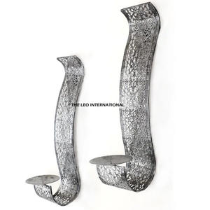 Appliques murales décoratives d'intérieur en métal de qualité supérieure, design floral unique, avec support pour bougie en béton haut de gamme au design attrayant - Product Image 4