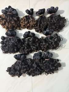 Perruque en cheveux humains vierges en gros, cheveux indiens bouclés doux à cuticules intactes avec baby hair, petite taille de bonnet - Product Image 6