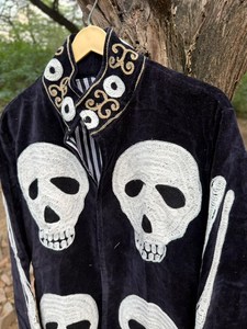 Chaqueta Gótica Boho con Bordado de Calavera Negra, Abrigo de Halloween, Prenda Festiva de Arte Folclórico, Ropa de Invierno, Regalo - Product Image 4