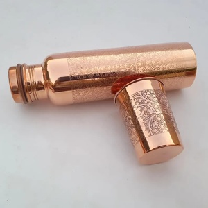 Bouteille d'eau artisanale traditionnelle en cuivre pur martelé pour une hydratation quotidienne - Product Image 5