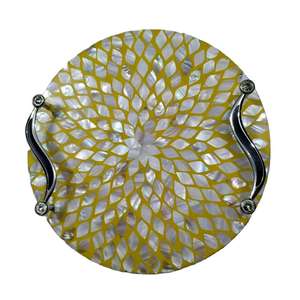 Nouveaux plateaux de service et de rangement en métal avec incrustations de nacre, design artisanal, pour le Ramadan, l'Aïd, les fêtes, et la décoration de table. - Product Image 2