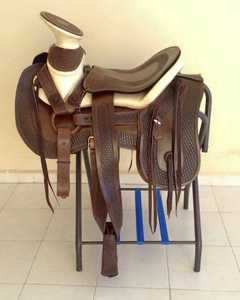 Achetez la dernière selle de cheval personnalisable, de qualité supérieure, en cuir véritable, style anglais australien, pour la course. - Product Image 3