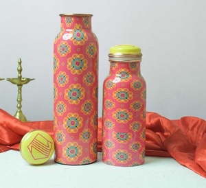 Ensemble de deux bouteilles d'eau en cuivre imprimées, anti-fuite, vaisselle ayurvédique, gourde en métal pour le yoga, la santé, la gym, le bureau, l'école - Product Image 1
