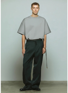 เสื้อยืดโอเวอร์ไซส์สีพื้นทรงปกติสำหรับผู้ชาย ผ้าคอตตอนถักเนื้อหนา คอกลม แขนเสื้อแบบดรอปโชว์เดอร์ สไตล์สตรีทแวร์ - Product Image 6