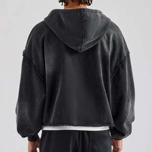 Sweat à capuche unisexe style grunge, effet usé, en mélange de coton doux, pour un look décontracté et branché. - Product Image 2