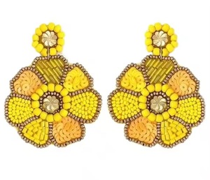 Vente en gros - Nouveauté : Boucles d'oreilles bohèmes faites à la main pour femmes, élégantes, colorées, avec perles de riz et motifs floraux, expédition rapide - Product Image 1