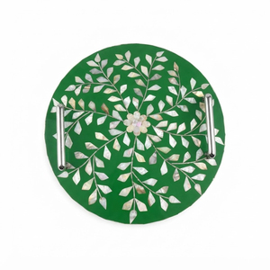 Plateau décoratif géométrique noir et blanc en os incrusté, fait main, motif marocain, pour table basse, ottoman, ou coiffeuse - Product Image 4