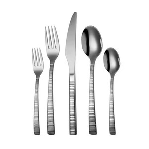 Ensemble de couverts en acier inoxydable pour une présentation moderne à la table, parfait pour une décoration minimaliste et les repas quotidiens - Product Image 3