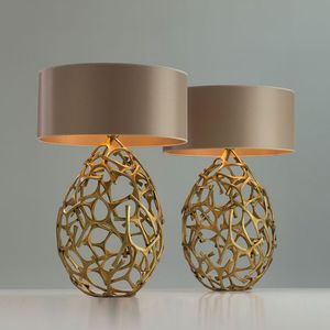Lámpara de Mesa Moderna Dorada, Lámpara de Mesa Decorativa, Lámpara de Diseño, Lámpara de Mesa Contemporánea, Lámpara de Mesa de Acento - Product Image 1