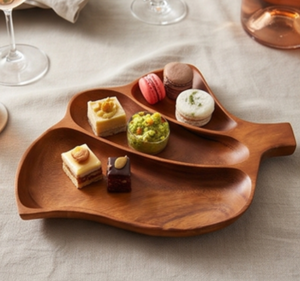 Plateau de service irrégulier en bois massif fait main, design minimaliste, couleur marron, vaisselle élégante pour la maison et les événements de mariage - Product Image 2