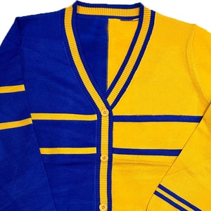 เสื้อสเวตเตอร์ผู้หญิงแบบคอวี ยี่ห้อ Sigma Gamma Rho ผลิตตามสั่ง ขายส่ง ทำจากผ้าฝ้าย 100% สำหรับชมรมนักศึกษากรีก พร้อมป้ายปักคุณภาพสูงแบบหนา - Product Image 4