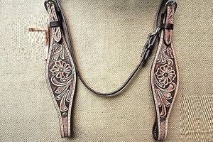 Collier de poitrine pour cheval de style western fait main avec des cristaux de strass durables et des couleurs de cuir variées - Product Image 4