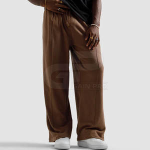 Pantalon large pour homme, design streetwear tendance, coupe confortable, idéal pour le quotidien et les voyages - Product Image 4