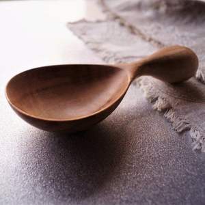 Cuillère à soupe créative en bois d'acacia pour mélanger le miel et cuisiner, nouvel ustensile de cuisine domestique, cuillère en bois de style japonais - Product Image 1